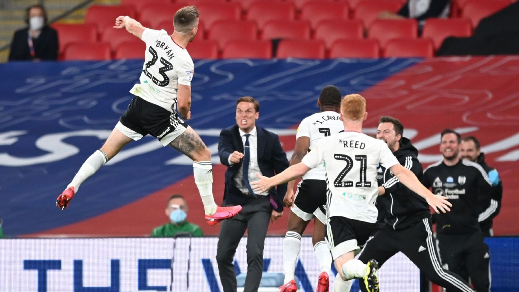 论员杨毅在 论员杨毅在